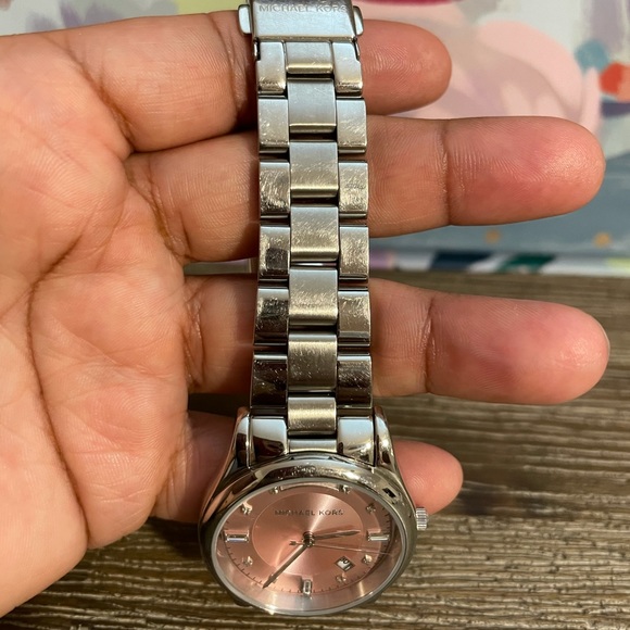 Micheal Kors Stainless Steel Watch - Picture 5 of 9